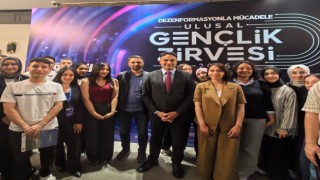 ASÜ İletişim Fakültesi öğrencileri Dezenformasyonla Mücadele Ulusal Gençlik Zirvesi’ne katıldı