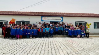 Üniversite Öğrencilerinden Köy Okullarına Dev Kütüphane