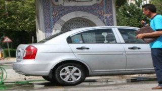 Gündüz Halka Geceleri de Onlara Hizmet Ediyor