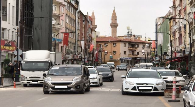 Kısıtlamada da Park Yeri Yok