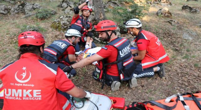 UMKE Personeli Eğitimlerini Tatbikatlarla Güçlendiriyor