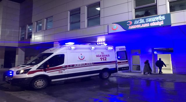 Eşmekaya’da Trafik Kazası 1’i Ağır 2 Yaralı