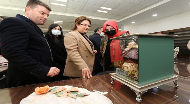 Bakan Yanık, Aksaray'daki Kadın Aktivite Merkezinin Açılış Törenine Katıldı