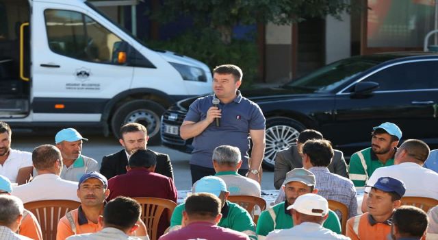 Belediye Başkanı Dr. Evren Dinçer Personellerle Bir Araya Geldi