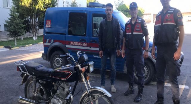 Çalıntı Motosikleti İnternette Satmak İsterken Yakalandı