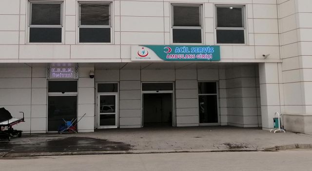 İnşaatın Temelinde Biriken Suda Boğulma Tehlikesi Geçiren Çocuk Hastanede Öldü