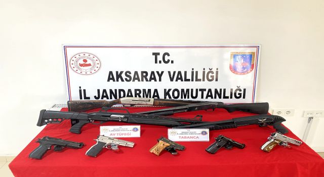 Jandarma 6 Farklı Adreste 9 Silah Ele Geçirdi