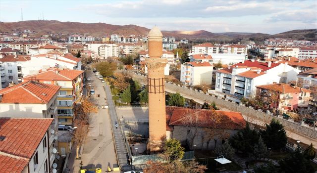 Tarihi Eğri Minare'deki "Eğrilik Araştırması" Tamamlandı