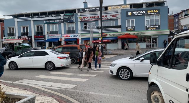 Bu Yaya Geçidinden Herkes Şikâyetçi