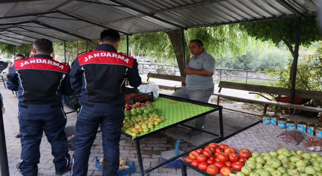 Jandarma Ekipleri Tüm İmkânlarıyla Sahada