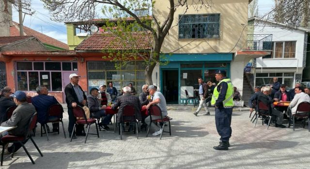 Köy ve Kasabalarda Trafik Eğitimleri Sürüyor