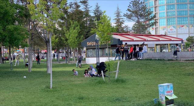 Park ve Bahçelerde Huzur Vermiyorlar