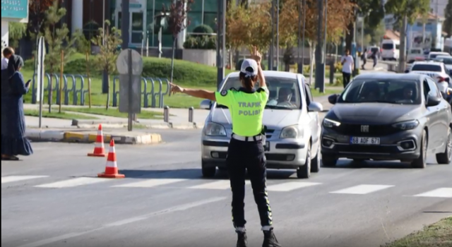 Okullar Polis Ekiplerinin Kontrolünde