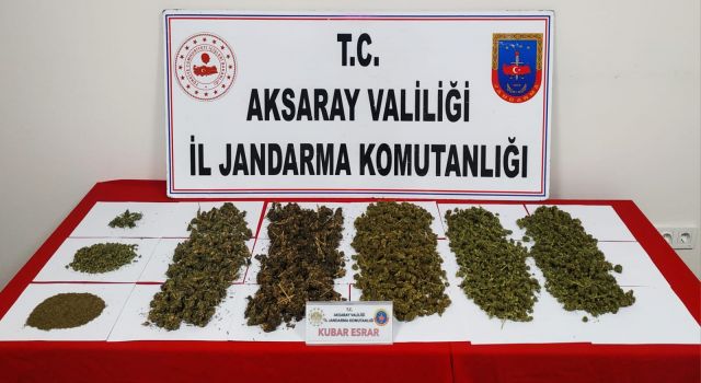 2 Kilo 680 Gram Esrar İle Yakalandılar