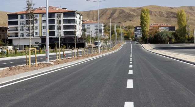 Bir Caddenin Daha Alt ve Üst Yapı Sorunu Tarih Oldu