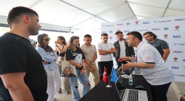 Sınav Stresini Festival Alanında Attılar