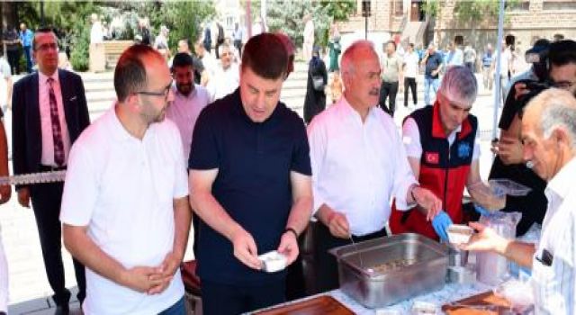 Aşure Bereketine Ortak Oldular