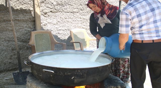 Tescilli "Eşmekaya yoğurdu" İçin 13 Saat Mesai Yapıyor