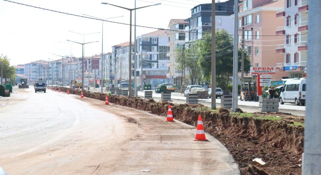 Alparslan Türkeş Bulvarındaki Yol Genişletme Çalışması Sürüyor