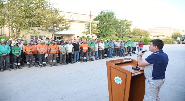 Belediye Başkanı Dr. Evren Dinçer, Temizlik Personeli İle Bir Araya Geldi