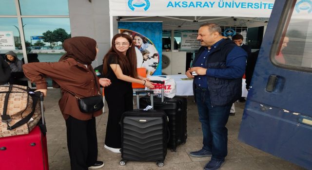 Rektör Arıbaş’tan Öğrencilerine Örnek Karşılama