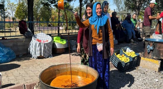 Şifa Kaynağı Pekmezler Tezgâhlarda