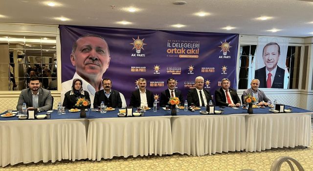 Ak Parti Delegeleri İle Ortak Akıl İstişare Toplantısı Düzenledi