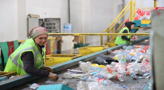 Aksaray Belediyesi’nin Toplama Ayırma Tesisi Çevre ve Kadın İstihdamı İçin Örnek Bir Model