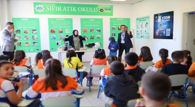 Timur Sarrafoğlu İlkokulu Öğrencileri Toplama Ayırma Tesisinde Geri Dönüşüm Sürecini Yerinde Gördü