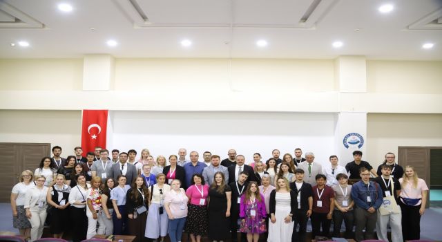 6 Ülkeden Öğrenci Ve Akademisyenler ASÜ Rektörü Arıbaş’ı Ziyaret Etti