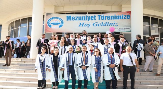 ASÜ Tıp Fakültesi Dördüncü Dönem Mezunlarını Uğurladı
