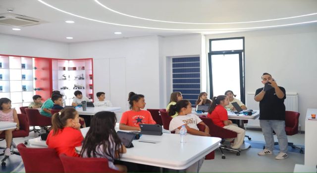 Aksaray Bilim Merkezi'nde TÜBİTAK Yaz Akademisi Kursları Devam Ediyor