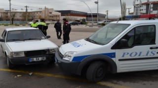 Dur İhtarına Uymadı Polis Aracına Çarptı