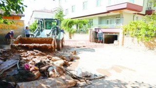 Belediye 24 Saat Çalışma İle Selin İzlerini Ortadan Kaldırıyor