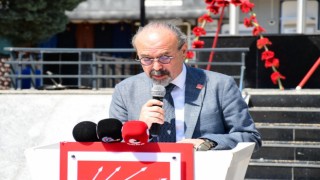 Özdemir “Bu Ülkeyi Diğerleriyle Karıştırmayın”