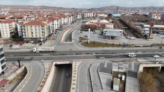 Bu Üst Geçit İki Park Arasında Köprü Olacak