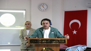 “Biyoloji Hayatın Merkezinde Yer Alan Bir Bilim”