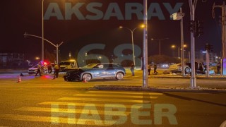 Otomobiller Çarpıştı: 5 Yaralı
