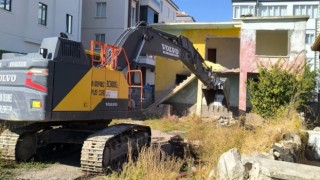 Belediye Ekipleri 7 Yılda Bin 468 Metruk Yapıyı Yıktı