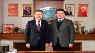 Tarım Ve Orman Bakanı İbrahim Yumaklı Belediye Başkanı Dr. Evren Dinçer’i Ziyaret Etti