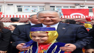 Vali Duru; “23 Nisan, Dünyadaki Tek Çocuk Bayramıdır”