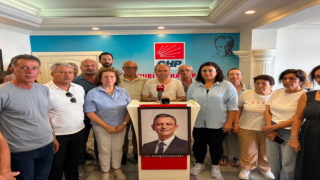 İlk Gün Bin 500 Kişi İstifa Etti